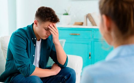 Подросток на приёме психотерапевта